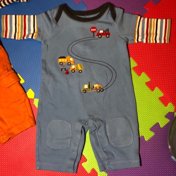 Bundle of 3 Gymboree boy outfits size 3-6M - Picture 5 of 8